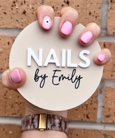 Nail Sign